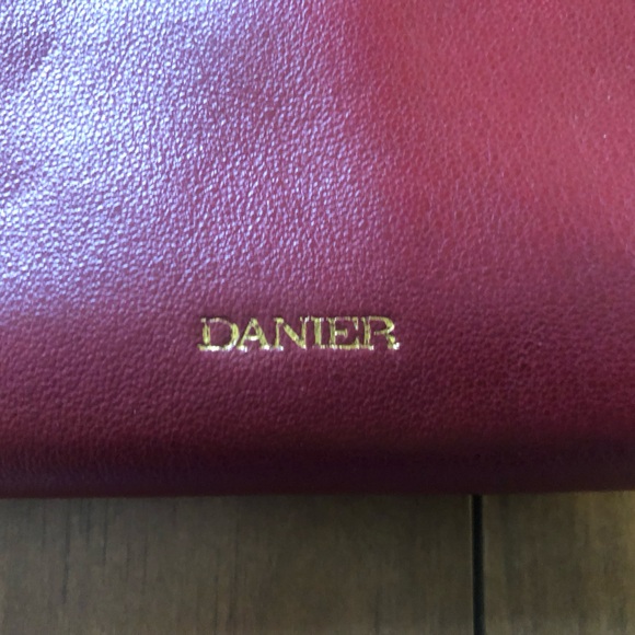 Danier Leather Red Oversized Wallet or Clutch 9.5x4.5” Like New Condition - Picture 2 of 8